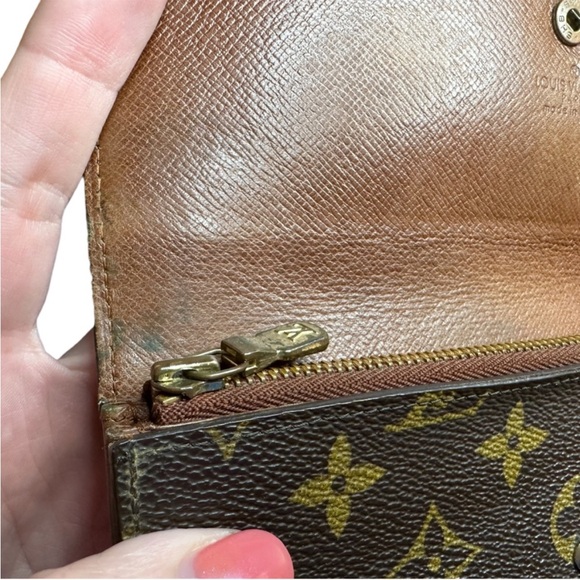 Louis Vuitton Vintage Monogram Coated Canvas Sarah Wallet - Picture 15 of 16
